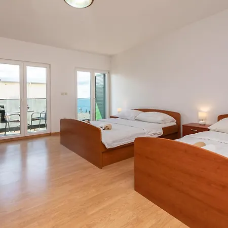 Apartments Villa Milas With Pool Jesenice  Exterior photo