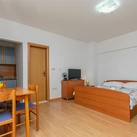 Apartments Villa Milas With Pool Jesenice  Exterior photo