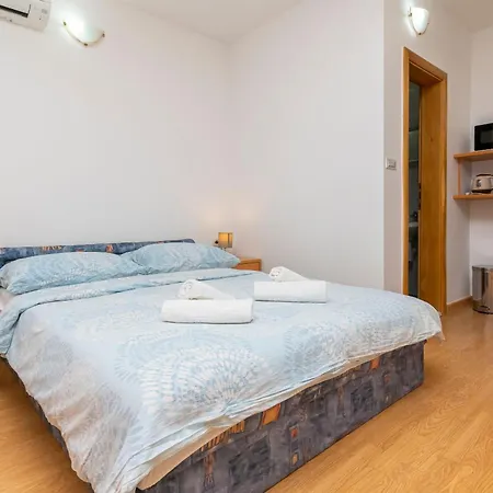 Apartments Villa Milas With Pool Jesenice  Exterior photo