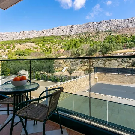 Apartments Villa Milas With Pool Jesenice  Exterior photo