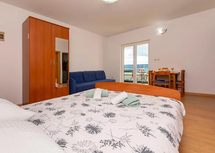 Apartments Villa Milas With Pool