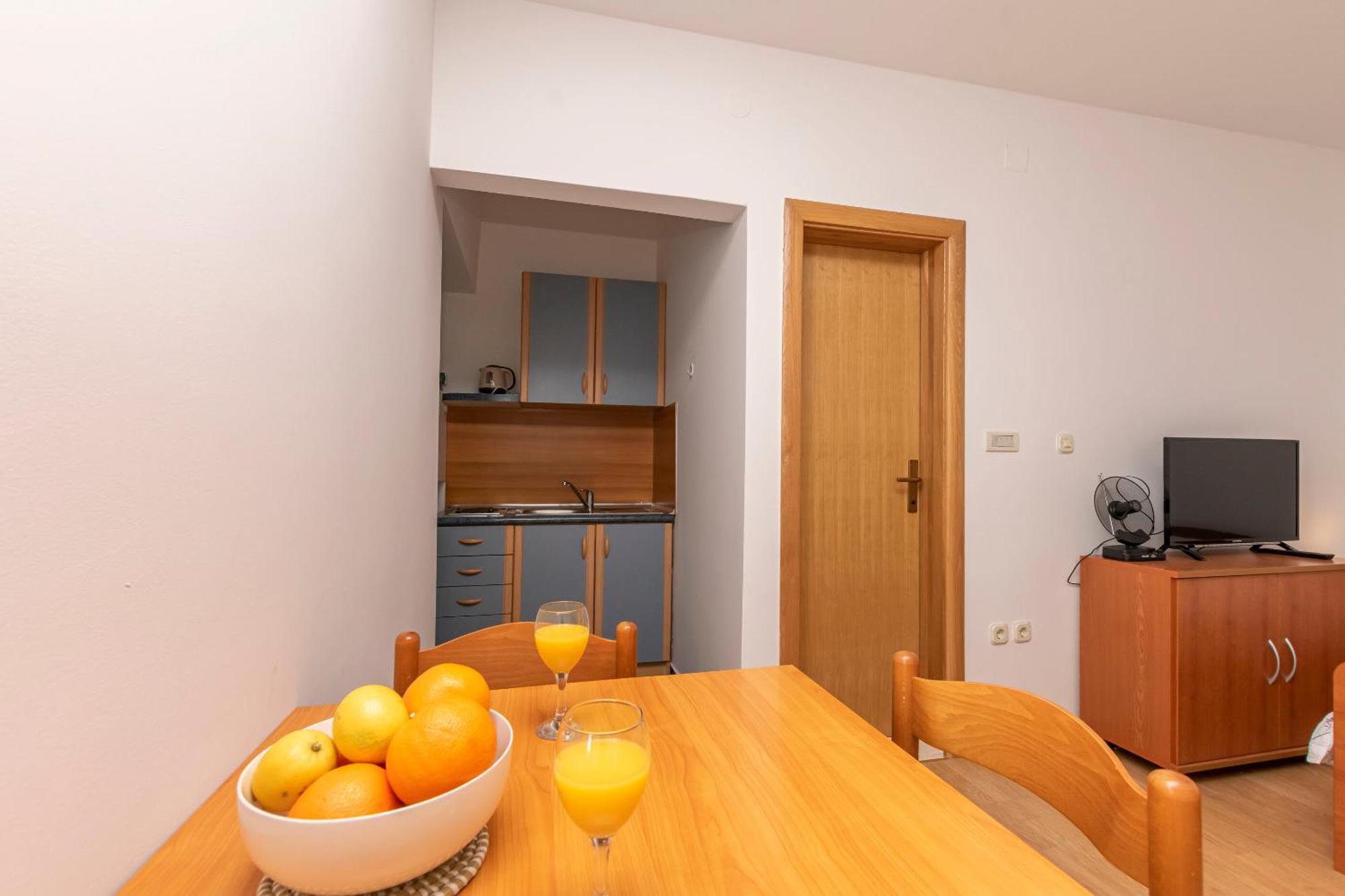 Milas With Pool Jesenice (Split-Dalmatia)