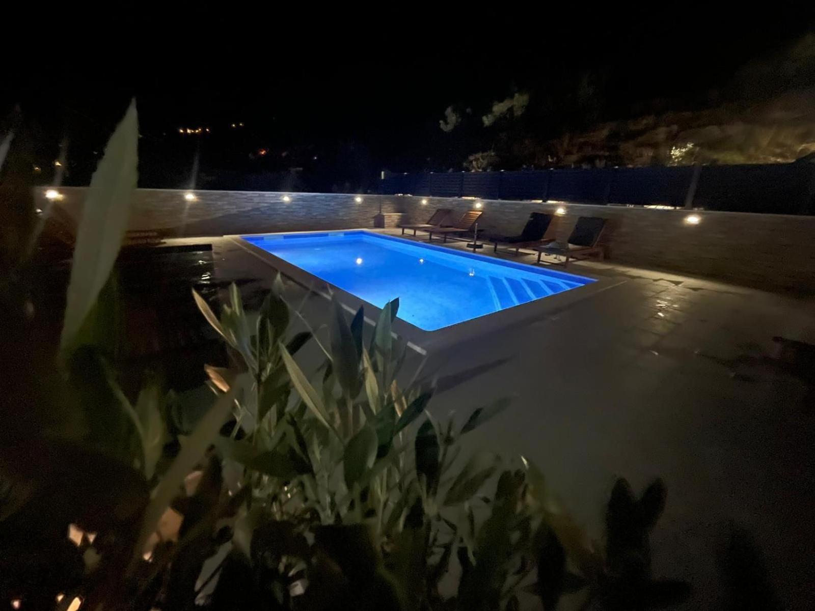 Milas With Pool * Jesenice (Split-Dalmatia)