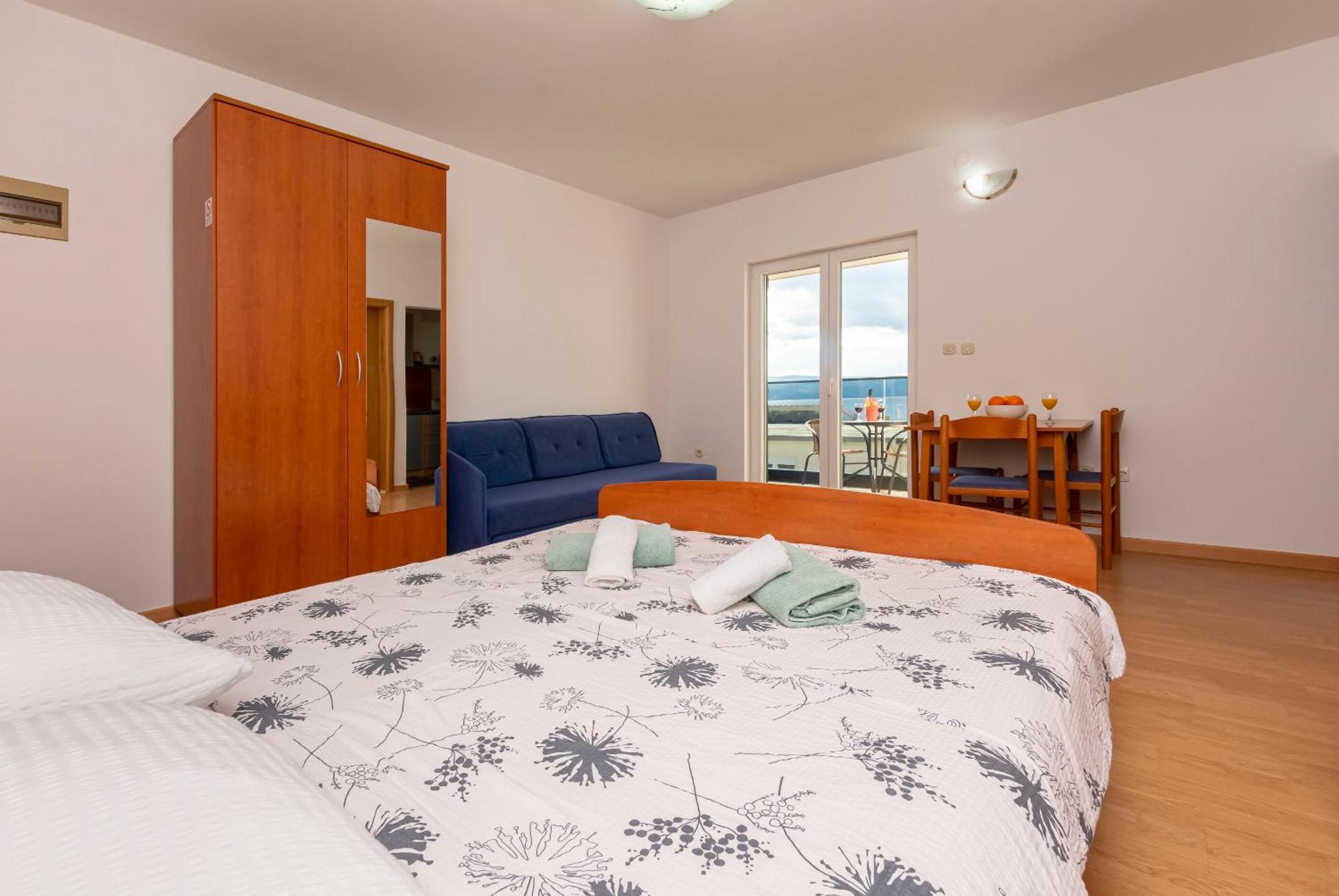 Apartment Milas With Pool
