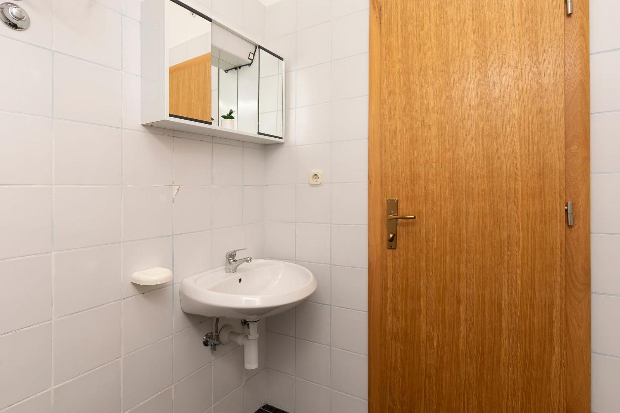 Milas With Pool Apartment Jesenice (Split-Dalmatia)