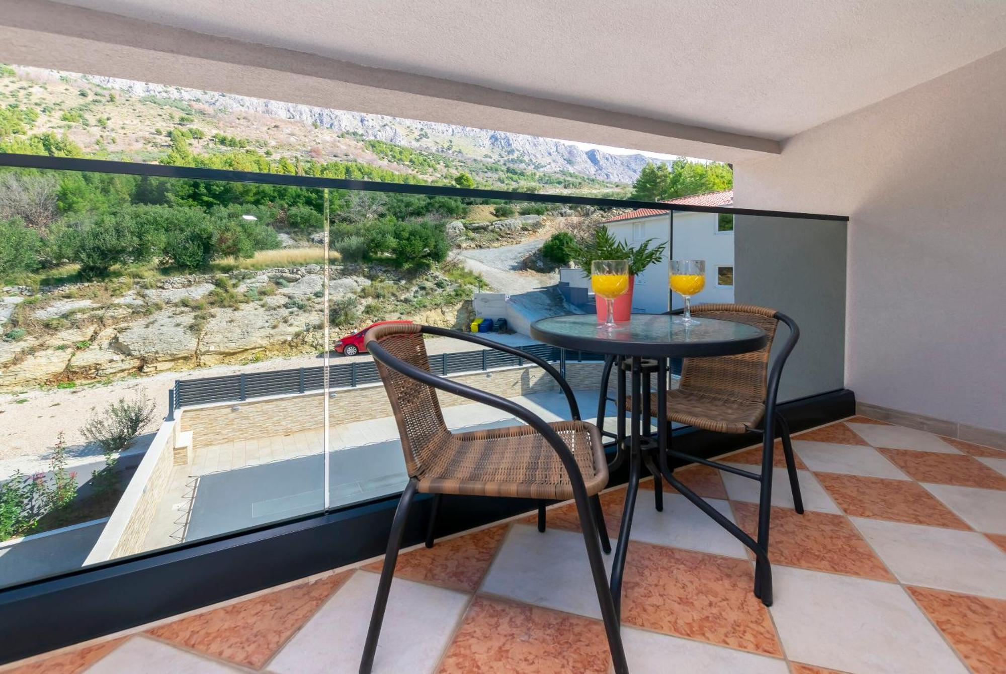 Milas With Pool Apartment Jesenice (Split-Dalmatia)